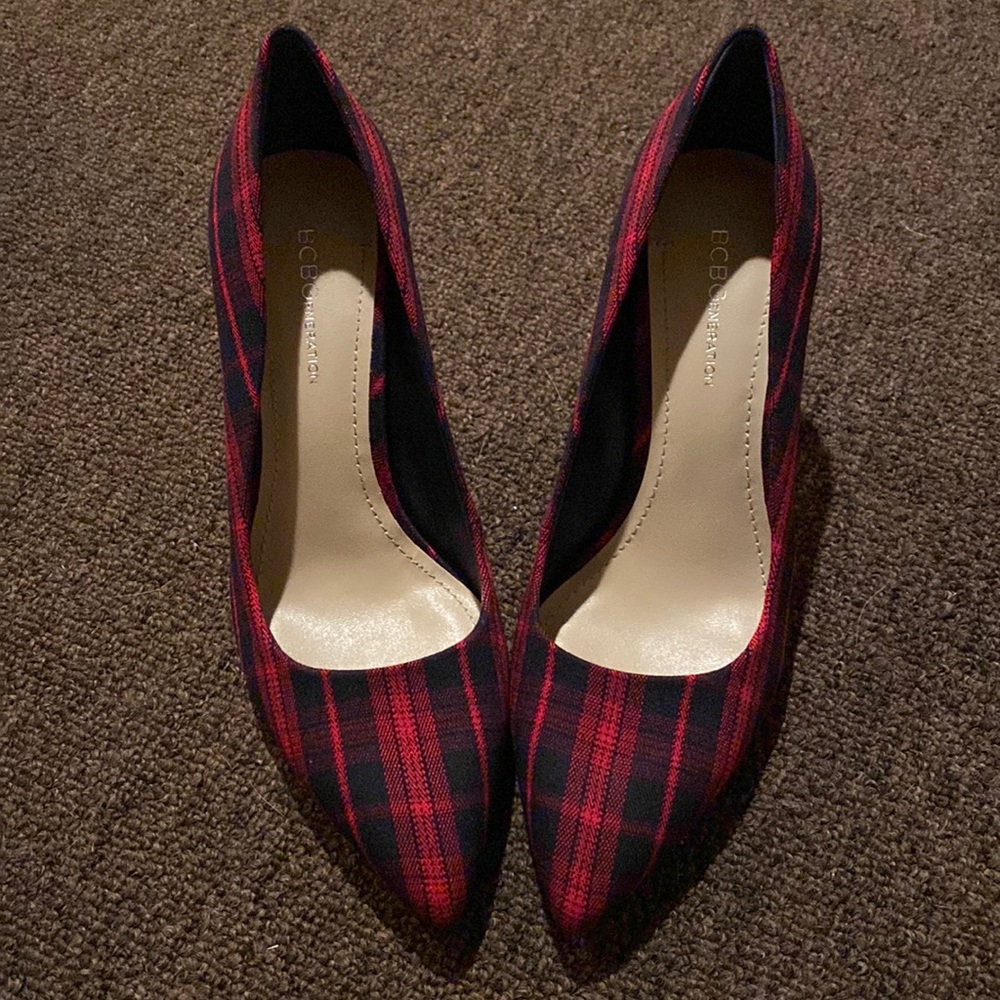 BCBG Heels Sz 7 1/2